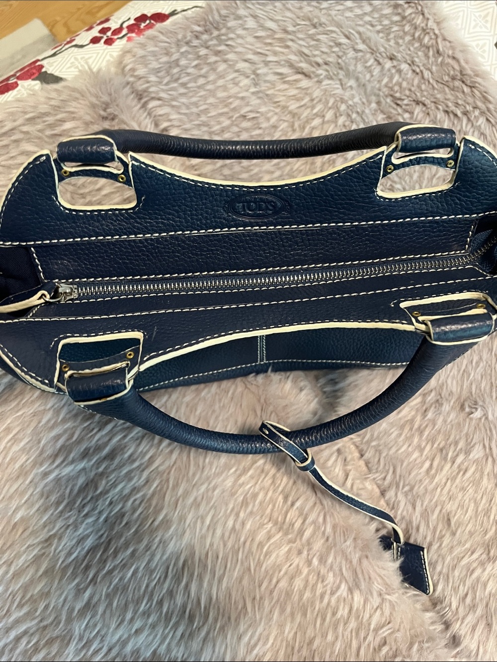 Tod's Navy Leather Top-Handle Satchel with White Stitching ~ Rare - Picture 5 of 5
